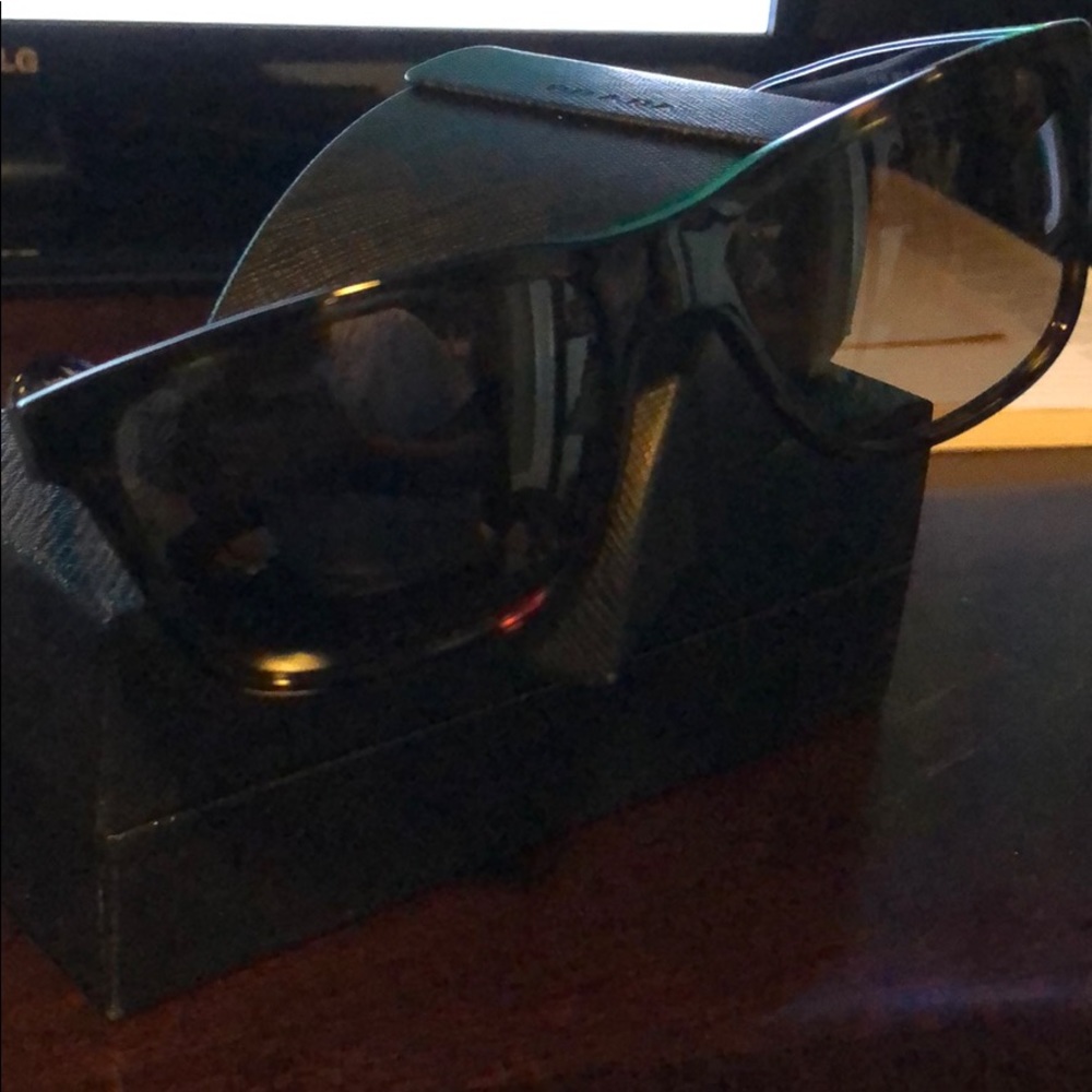 Prada sunglasses like new with case and box